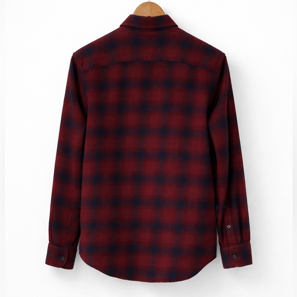 Club Monaco Slim Fit Plaid Flannel Shirt Medium Red Navy Button Down Cotton - Picture 2 of 10